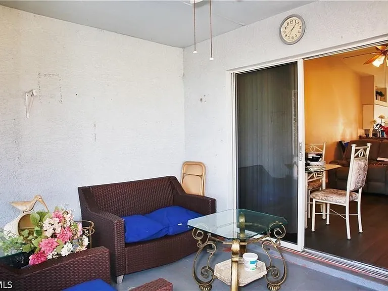 1809 SW Santa Barbara Pl — Photo 9