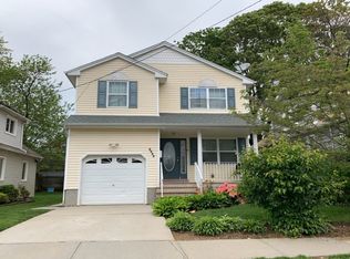 1038 Arthur St, Uniondale, NY 11553