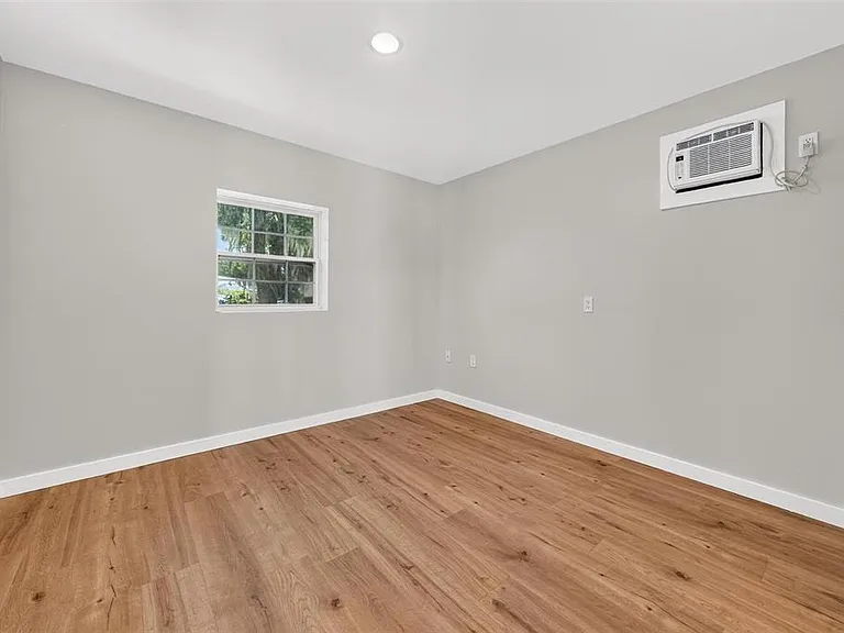 1099 Grove Ave — Photo 55