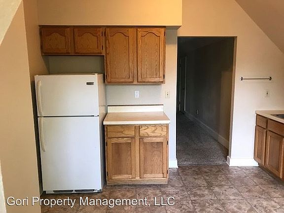 5th image of 420 E Vandalia St APT C1