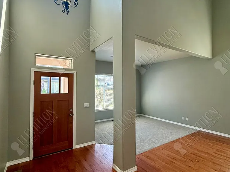 60974 Snowbrush Dr — Photo 2