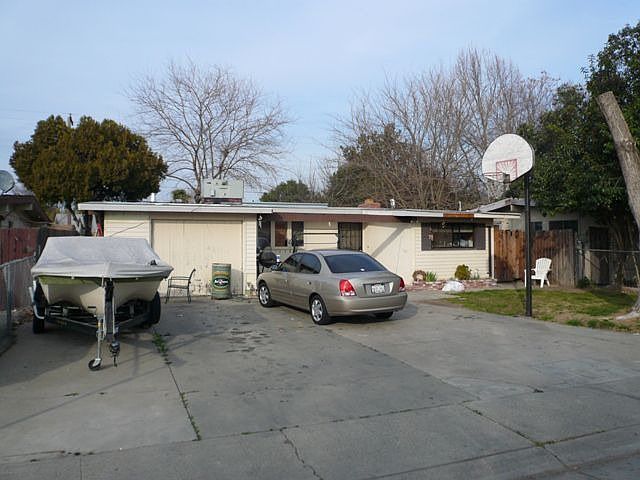 2nd image of 1028 Hobson Ave