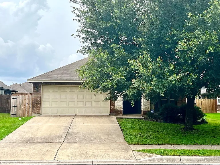 2708 Cottonwood Shores Dr — Photo 2