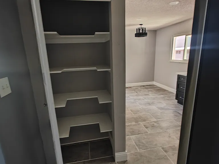 2534 Ivanhoe Dr — Photo 9