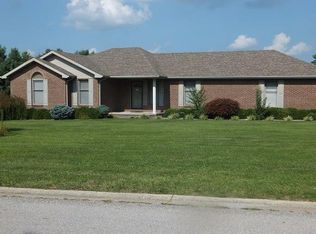 100 Maple Ridge Dr, Mount Sterling, KY 40353
