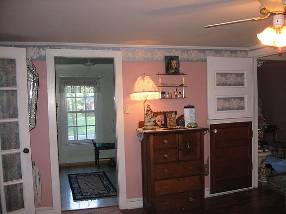 Bedroom/walkin closet