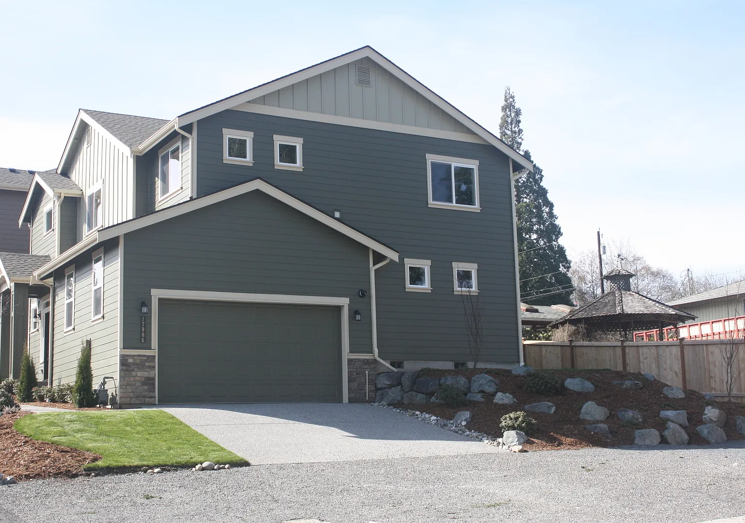 4 bdrm 2.5 bath PLUS a den/office on main, Newer home (2018), Tankless H20 heater, Upgrades galor... — Photo 1