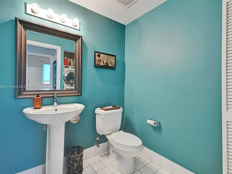 601 NE 36th St #2703 — Photo 25