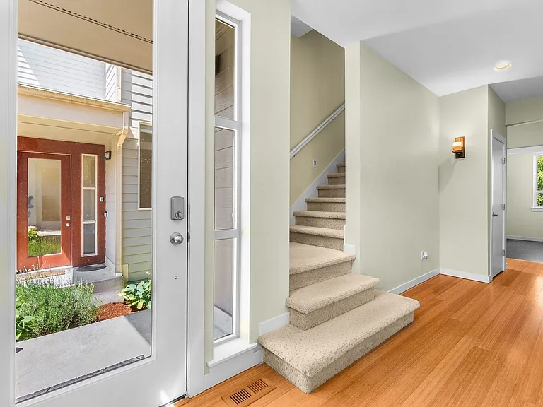 3062 Banks Ln SW — Photo 2