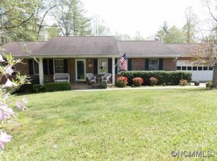 316 Tree Haven Blvd, Hendersonville, NC 28791