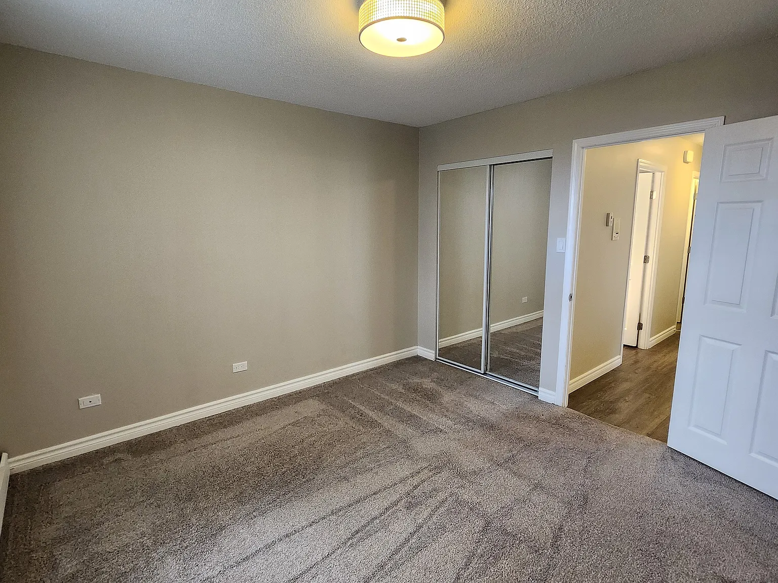 2315 14A Street S.W. — Photo 3
