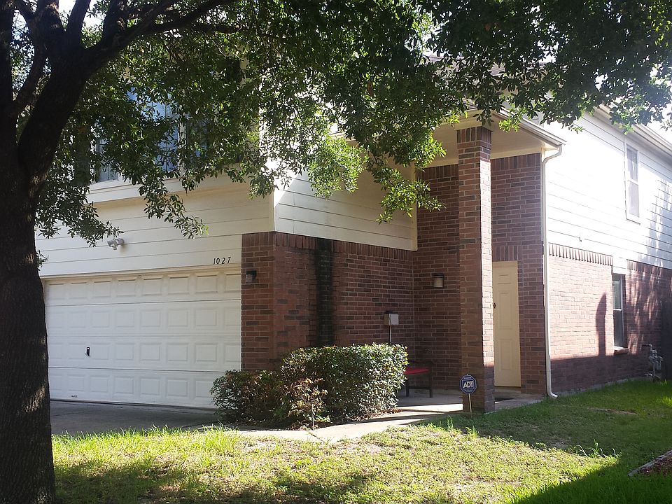 1st image of 1027 Willow West Dr