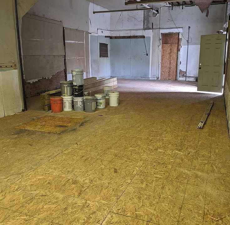 2nd image of 2032 W Market St #B