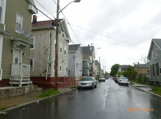 2nd image of 127 Wadsworth St