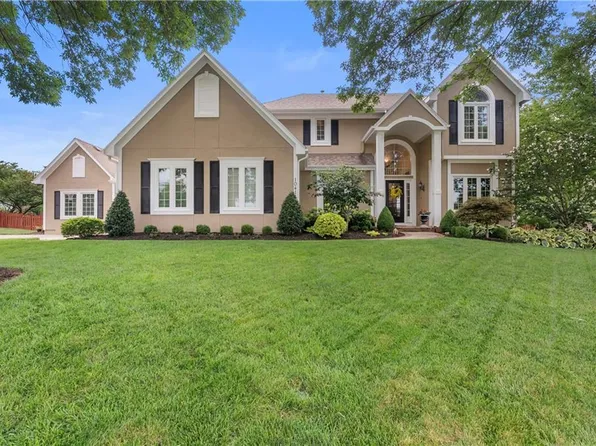 1041 SW Ellis Dr, Lees Summit, MO 64081