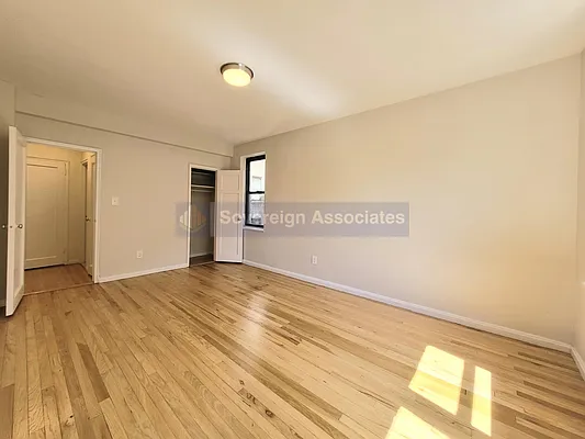 Rented by Sovereign Associates | media 7