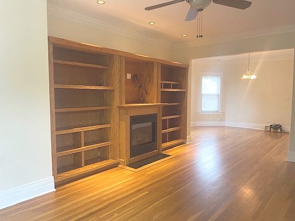5th image of 5834 N Whipple St #1