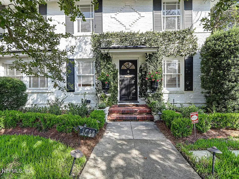 3684 Pine St — Photo 4