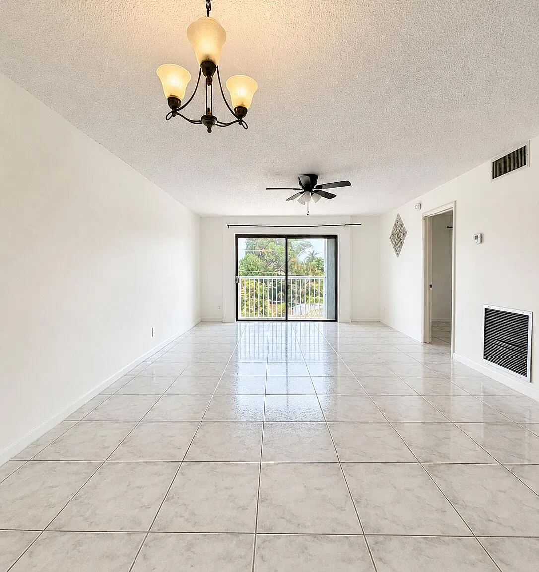 2 bed, 2.0 bath, 1270 sqft, $2,200 — Photo 3