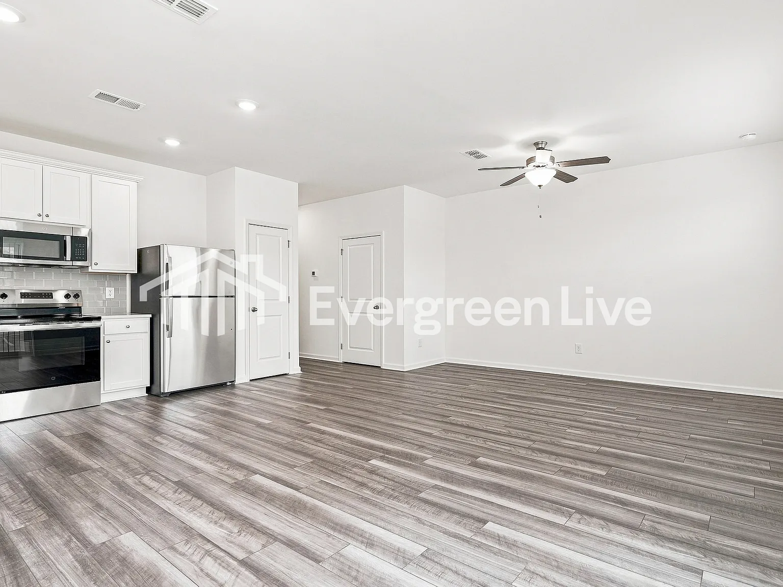 3 bed, 2.5 bath, 1421 sqft, $1,625 — Photo 4