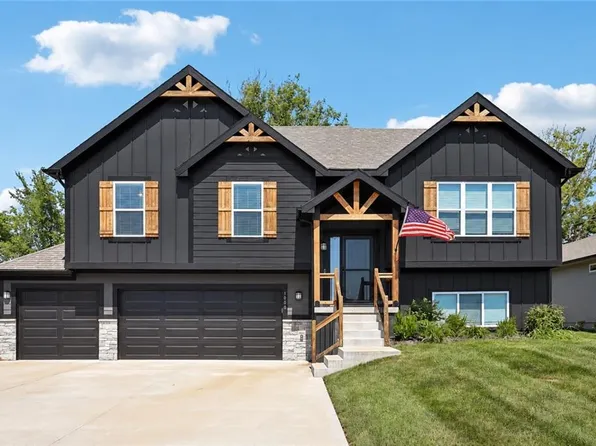 1000 NW Crestwood Dr, Grain Valley, MO 64029