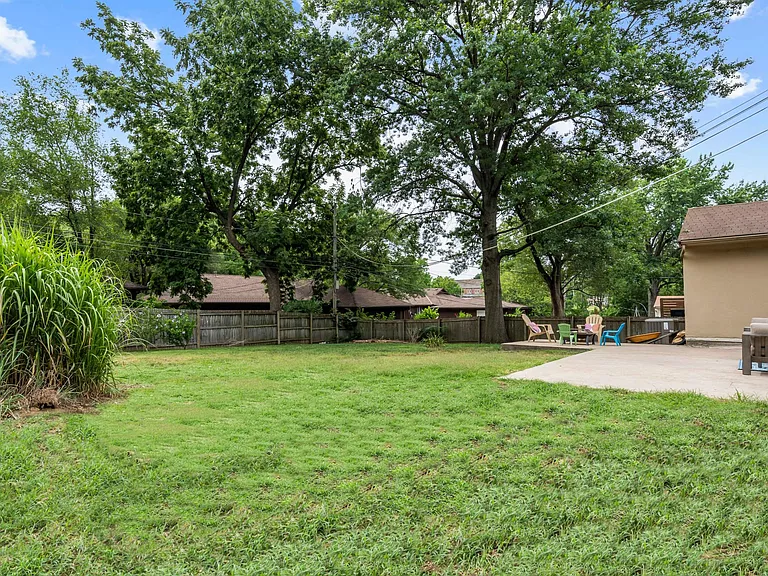 7719 Cherry St — Photo 20