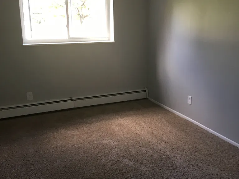Valley York Apartments — Photo 39