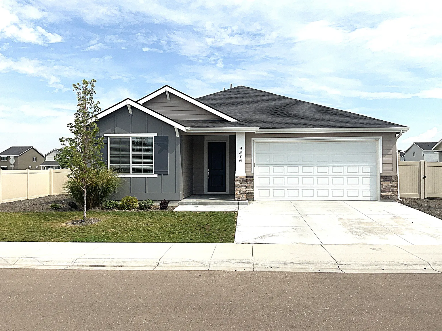 3 bed, 2.0 bath, 1715 sqft, $2,535 — Photo 1
