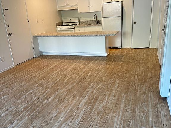 2nd image of 1447 S Saltair Ave APT 101