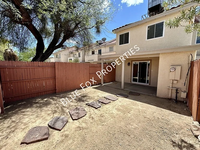 2688 W Avenida Azahar — Photo 21