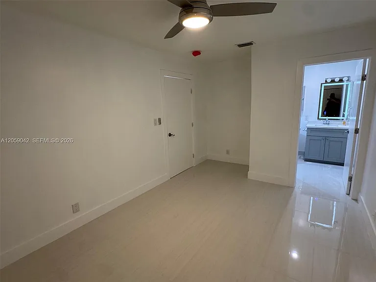 105-107 NE 30th Ct #105 — Photo 13