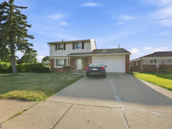 33011 Crestwell Dr, Sterling Heights, MI 48310
