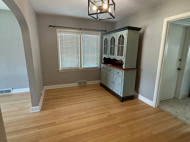 1307 S Clay St — Photo 5
