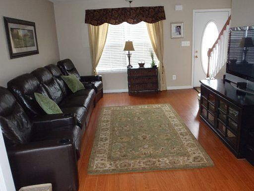 3rd image of 810 Hazelbrook Way