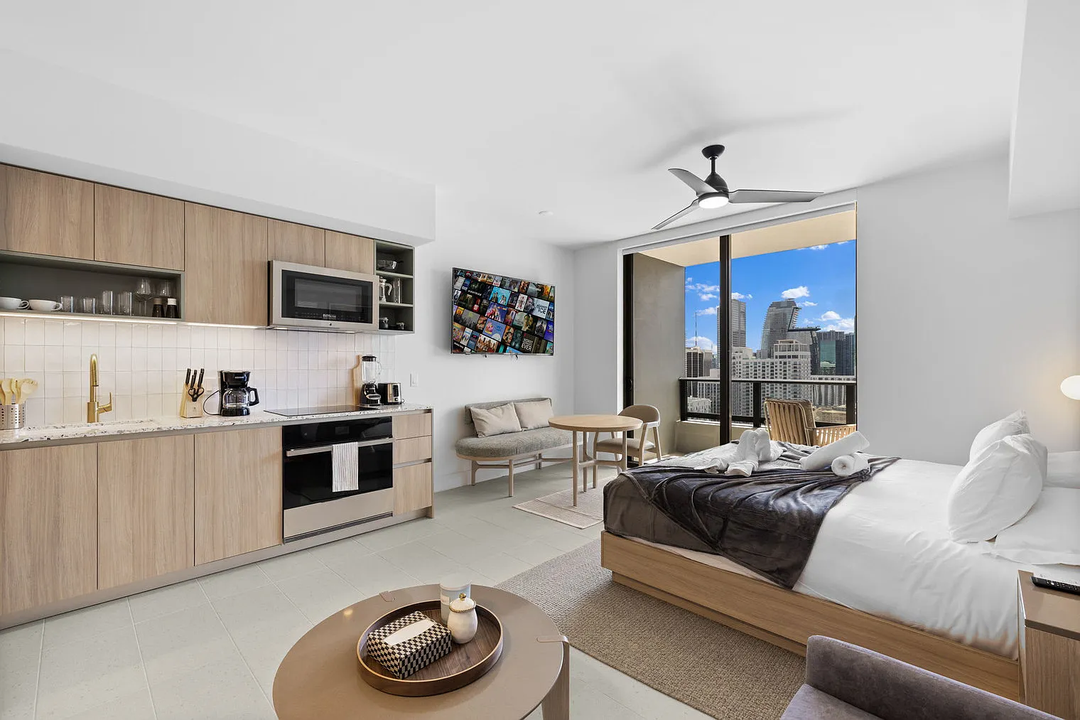 Studio, 1.0 bath, 365 sqft, $2,447 — Photo 3