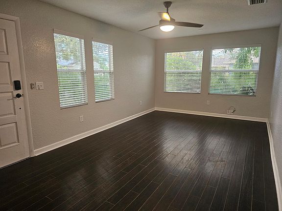 4th image of 2222 20th Ave S