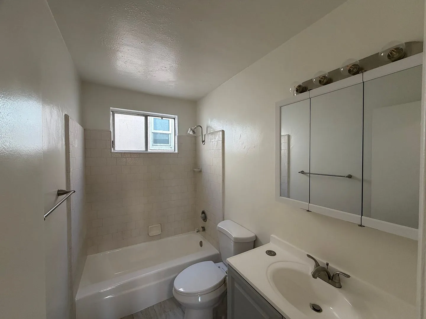 709 E. 3rd St. — Photo 2