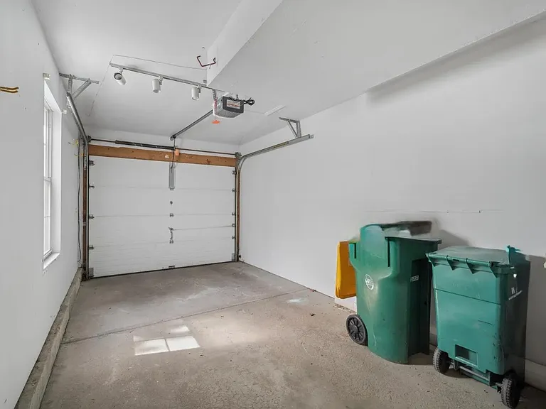 112 White Branch Ct — Photo 13