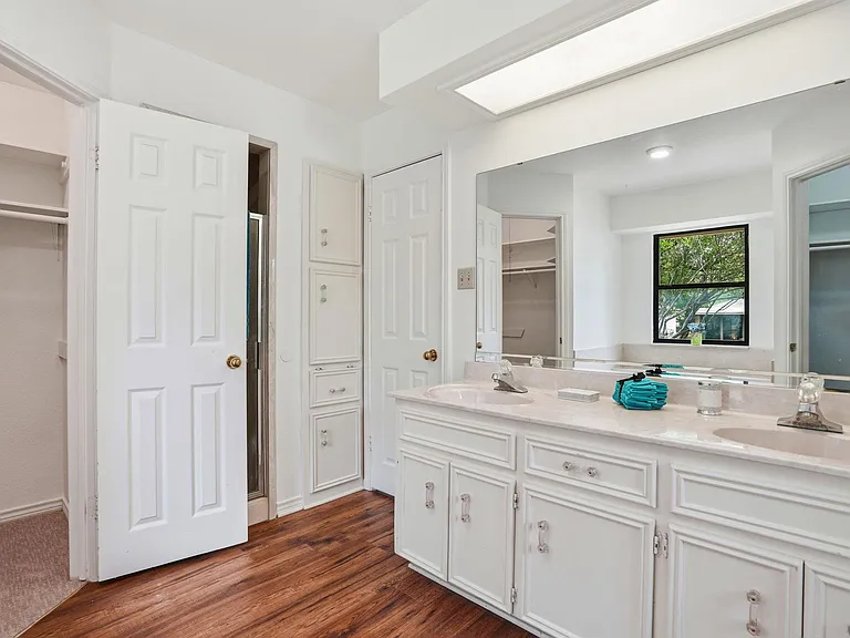 306 Woodstone Dr — Photo 37