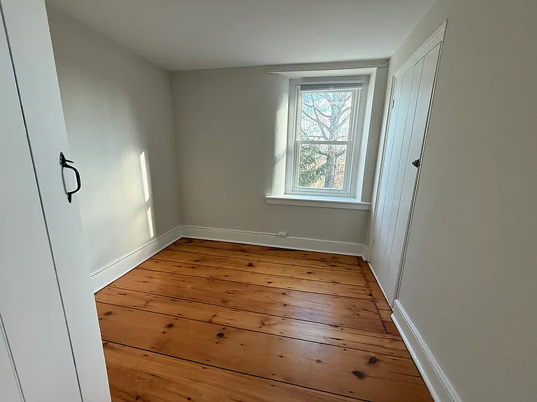 631 Penns Park Rd — Photo 12