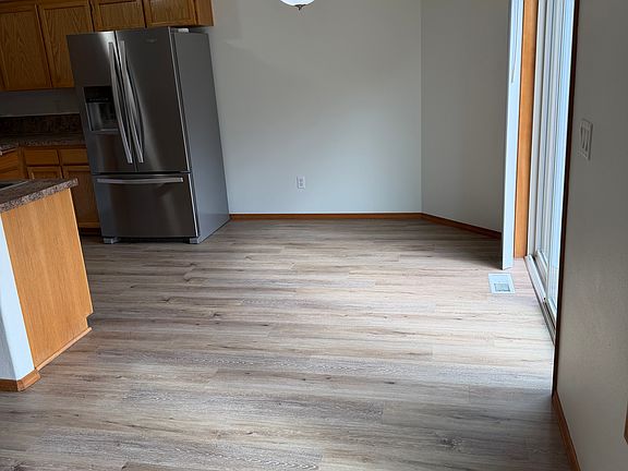 4th image of 718 Little Ave NE #B