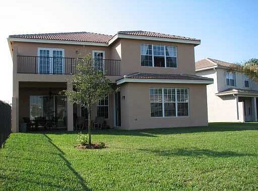 Large-oversized lot-room for pool