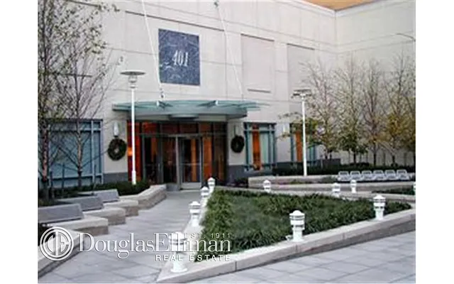 Sold by Douglas Elliman | media 21