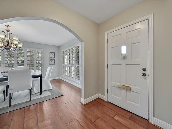 3rd image of 10623 Holly Springs Dr