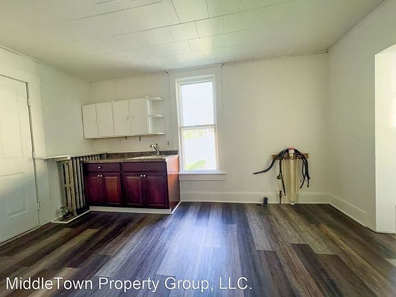 4th image of 303 N 14th St #1/2