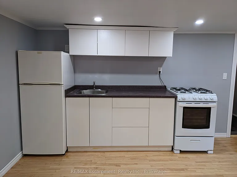 158 James St #5 — Photo 5