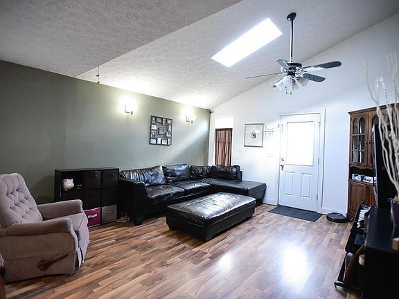 5th image of 543 1/2 W Mulberry St
