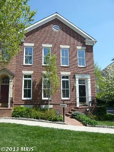 344 Alfandre St photo 1
