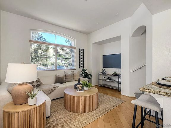 3rd image of 598 Almond Rd