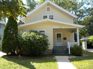 118 Columbia Ave, Waukesha, WI 53186